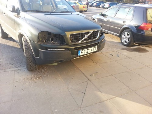 volvo xc90.jpg
